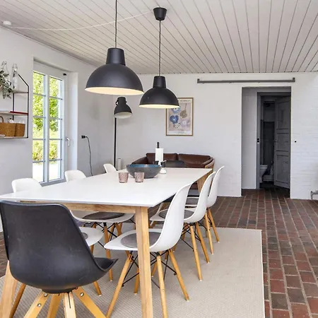 8 Person In Romo-by Traum Kongsmark