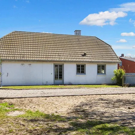 8 Person In Romo-by Traum Kongsmark